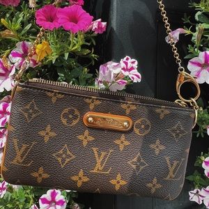 💞SOLD💞Louis Vuitton Milla MM Pochette